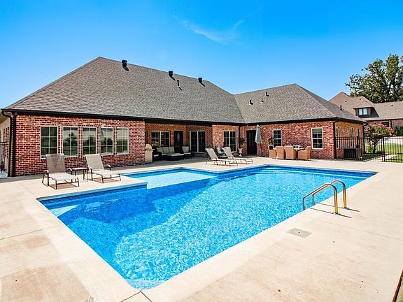 4th image of 2079 Sloan Lake Dr