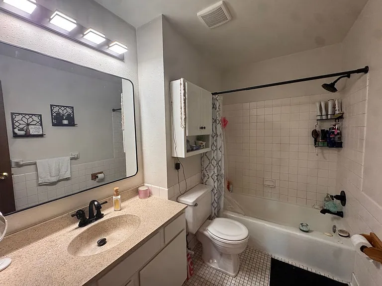 1097 Regency Dr — Photo 13
