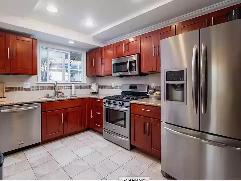 541 Caleb Pl — Photo 3