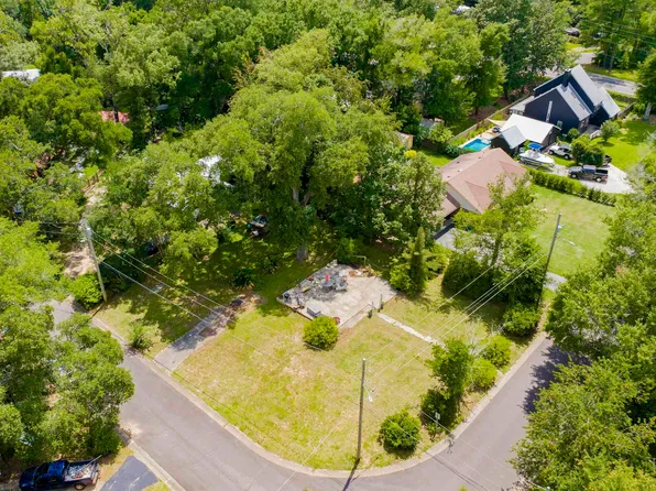 406 Fairland Ave #4, Fairhope, AL 36532