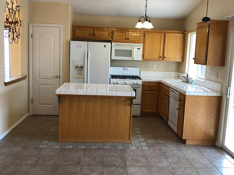 8822 Tekoa Ct — Photo 7