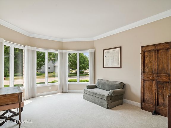 4th image of 2657 Charter Oak Dr