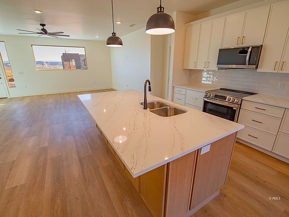 4th image of 112 Schoppman Ln