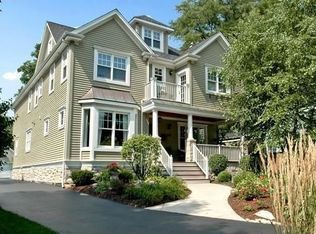 310 Ridge Ave, Clarendon Hills, IL 60514