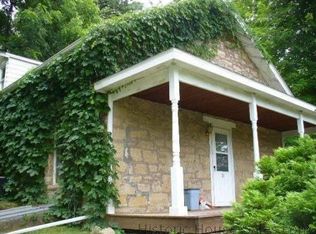 8546 W Buckhill Rd, Galena, IL 61036