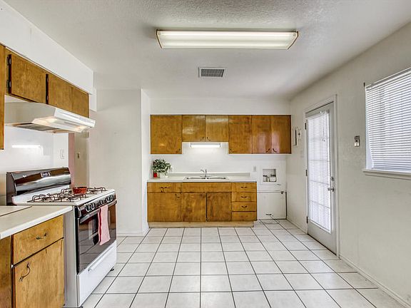 4th image of 5829 Snark Ln