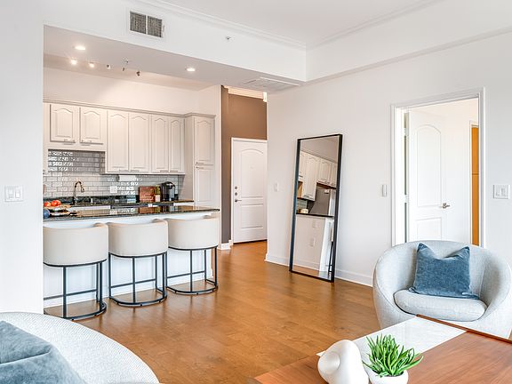 5th image of 3225 Turtle Creek Blvd APT 1906