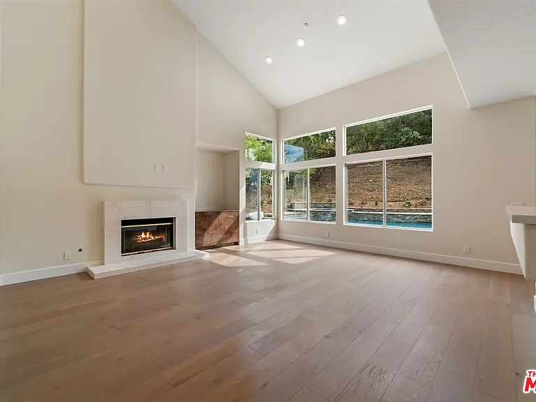 18500 Saint Moritz Dr — Photo 24