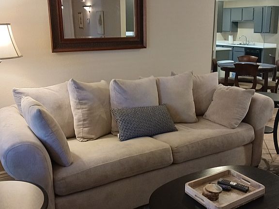 3rd image of 14300 W Bell Rd