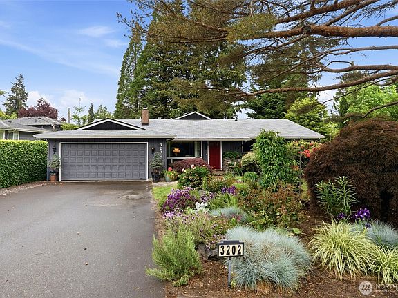 3rd image of 3202 Crystal Springs Road W