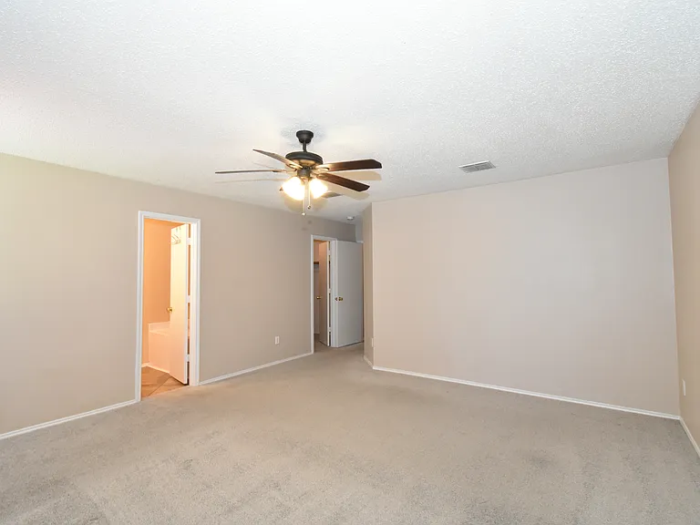 1130 Seneca Dr — Photo 10