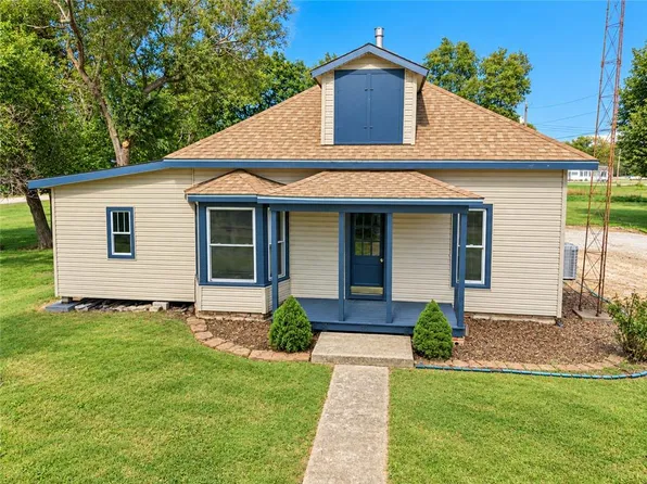 3735 Loretta Trl, Beloit, KS 67420