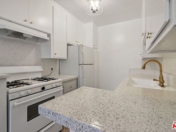 5th image of 1216 N Detroit St #5