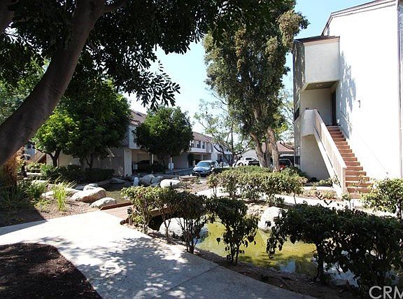 4th image of 10621 Lakeside Dr S #223