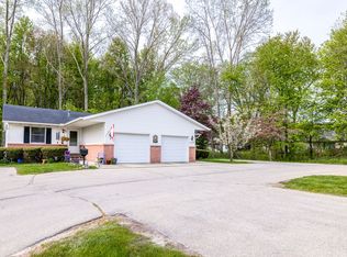 3507 Holland Park Ln, Port Huron, MI 48060
