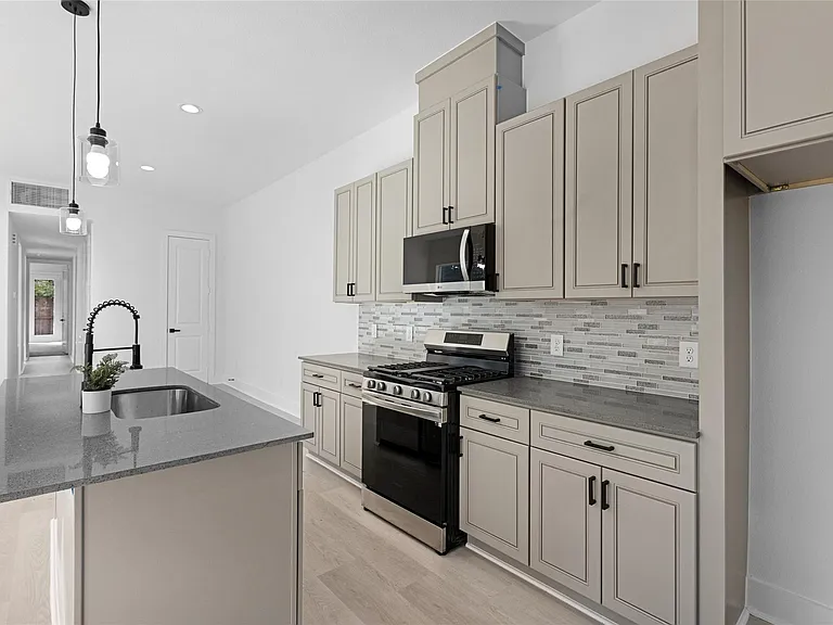 7905 Cora St #B — Photo 8