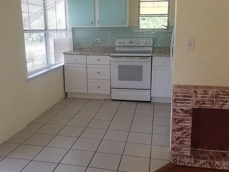 2070 Kurtz St — Photo 12