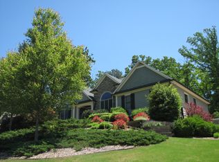 212 Amberleigh Cir, White, GA 30184