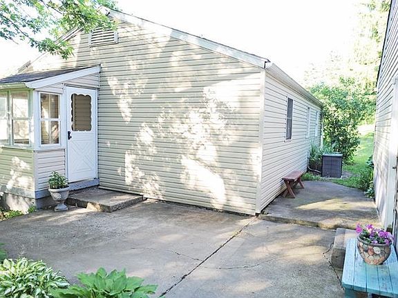 3rd image of 2513 Anna St