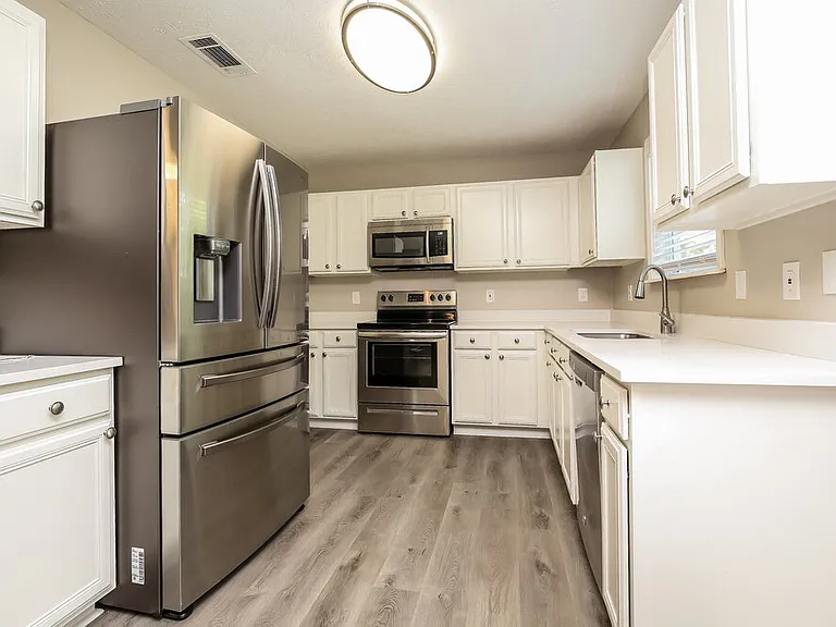 5625 Dory Dr — Photo 7