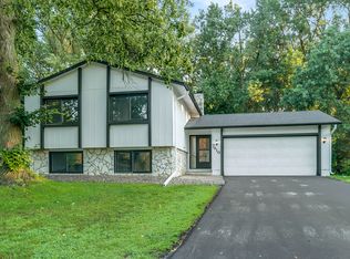 7416 Candlewood Dr N, Brooklyn Park, MN 55445