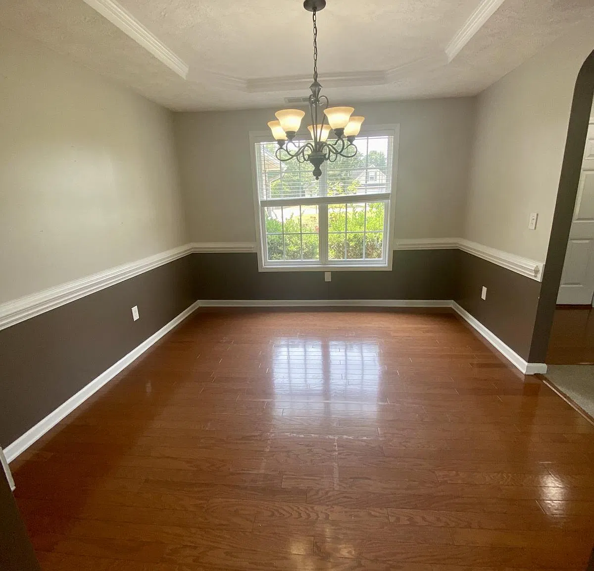 305 Bonney Ln — Photo 3