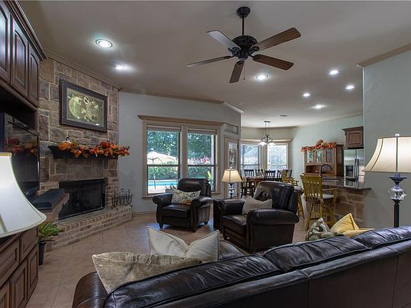 4th image of 109 Heritage Pl