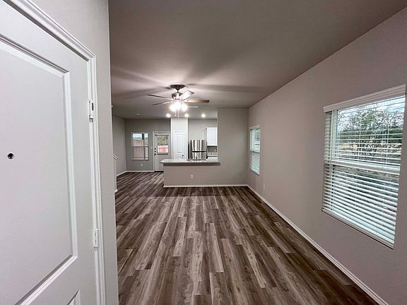 3rd image of 226 Damon Dr