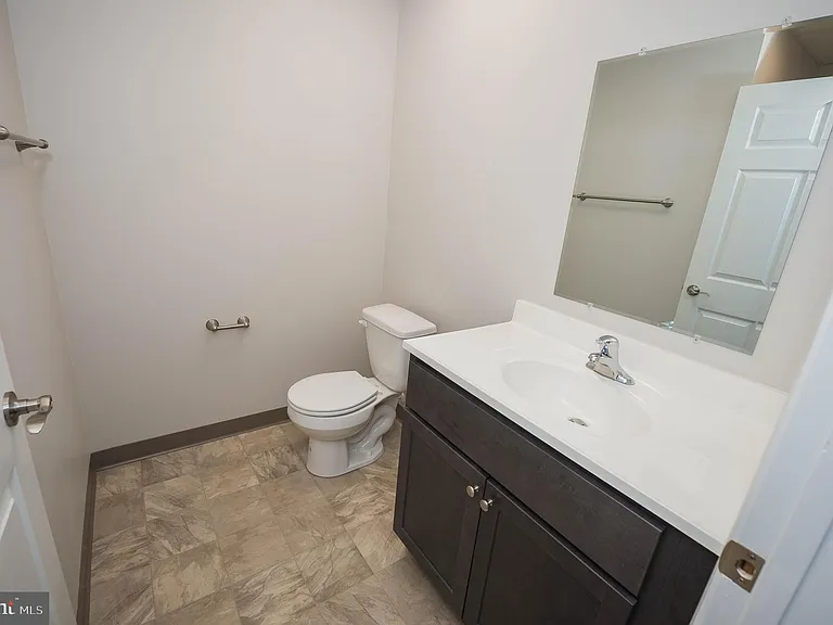 123 Bateman St #4-406C — Photo 37