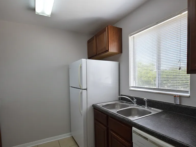 114 Cory Ln — Photo 4