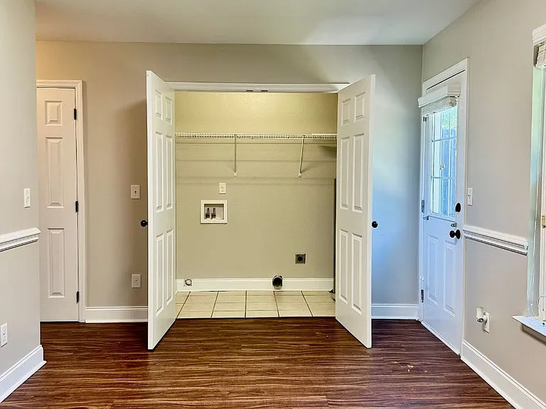 1126 Maple Tree Ln — Photo 13