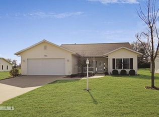 766 S Parkcrest Dr, Freeport, IL 61032