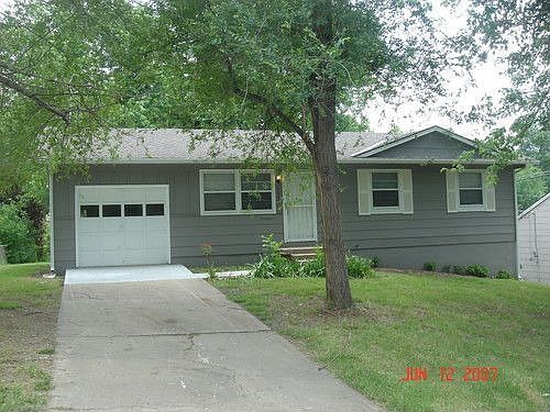 4th image of 10715 Newton Ave