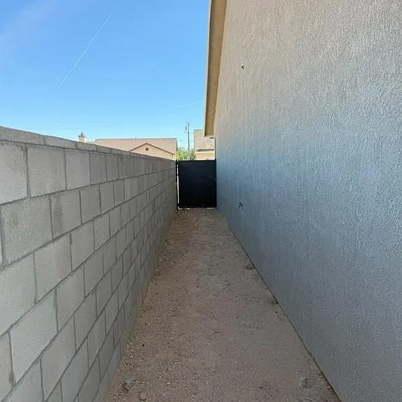 9425 Evelyn Ave — Photo 8