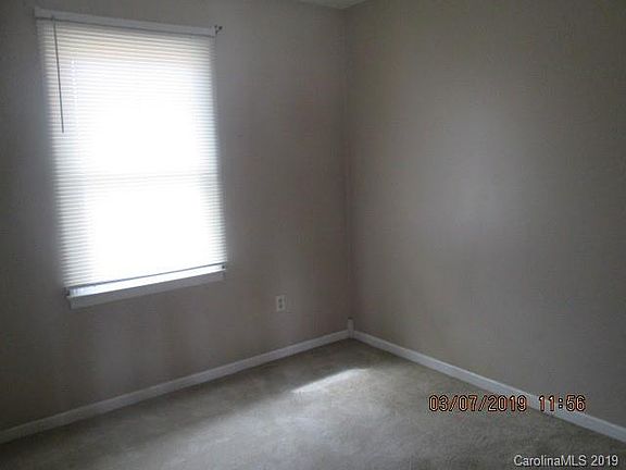 4th image of 920 Willowbrook Ave