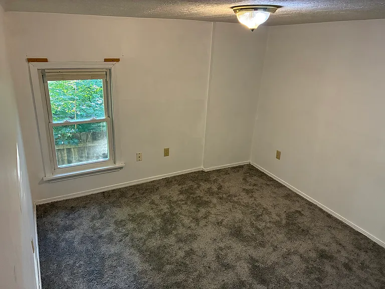 1302 Walnut St #4 — Photo 5