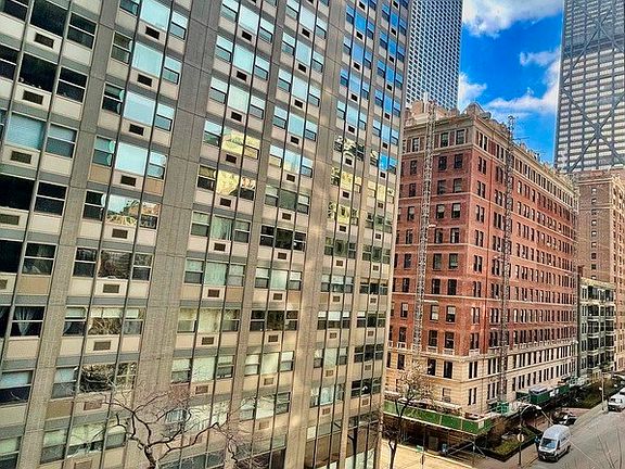 5th image of 900 N Lake Shore Dr APT 604