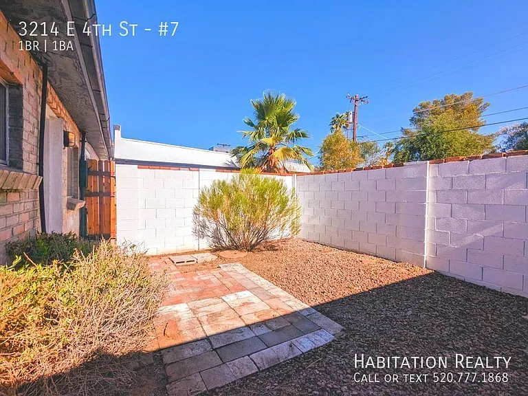 3214 E 4th St #7 — Photo 13