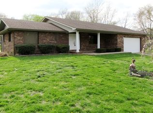 14495 N Old Centralia Ln, Mount Vernon, IL 62864