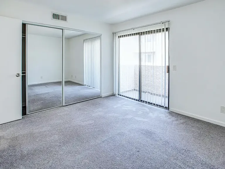 Canyon Crest Apts — Photo 8
