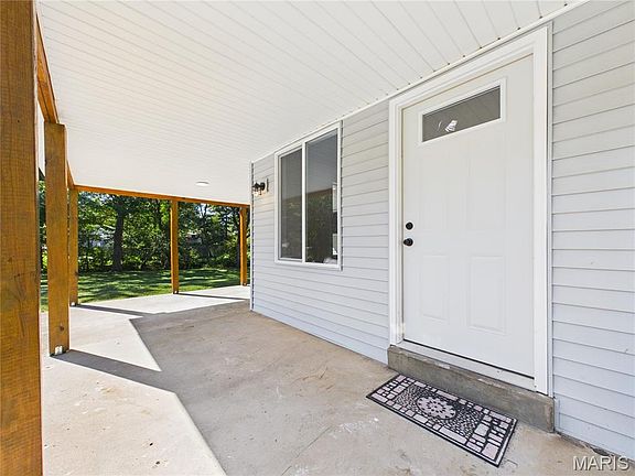 4th image of 237 Kies Ave