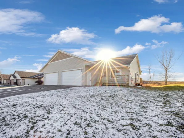 428 E Cheyenne St, Roberts, WI 54023