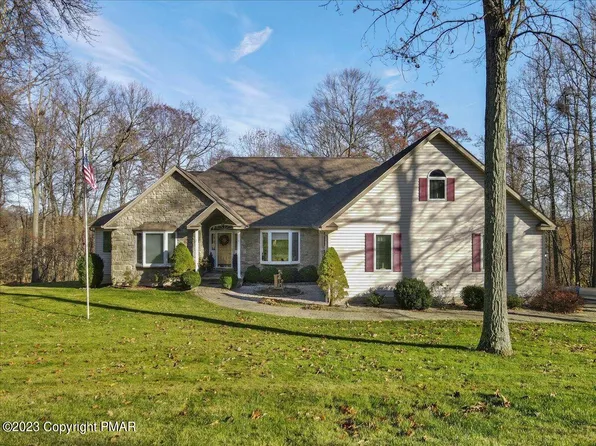 132 Greentree Dr, Bangor, PA 18013