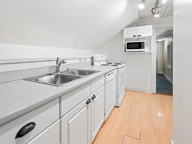 85 Dartmouth College Hwy #203 — Photo 30
