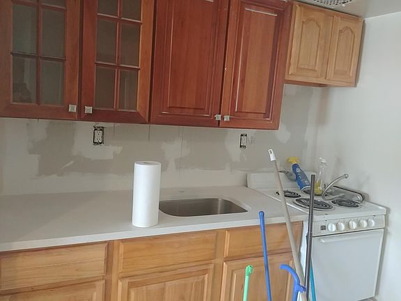 5th image of 11112 Corona Ave APT 1F