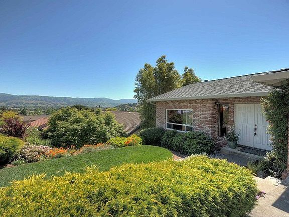 2nd image of 550 Bonnie View Ct