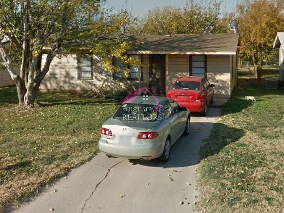 1st image of 2710 Beech St