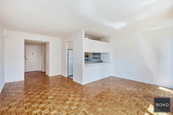 Sold by Bond New York | media 1