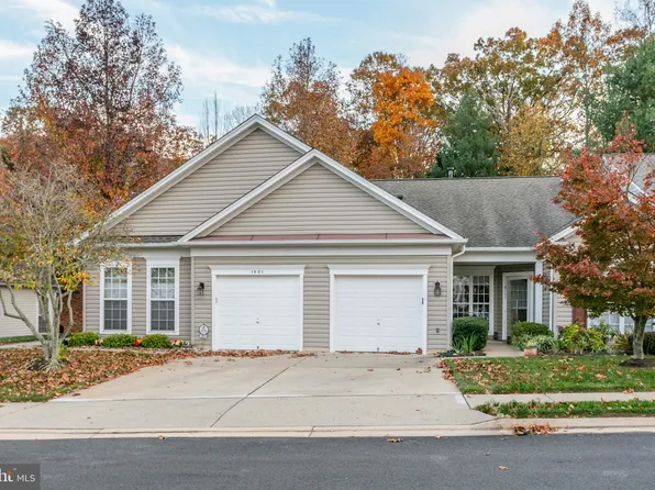 1953 Mobilia Ct, Woodbridge, VA 22192
