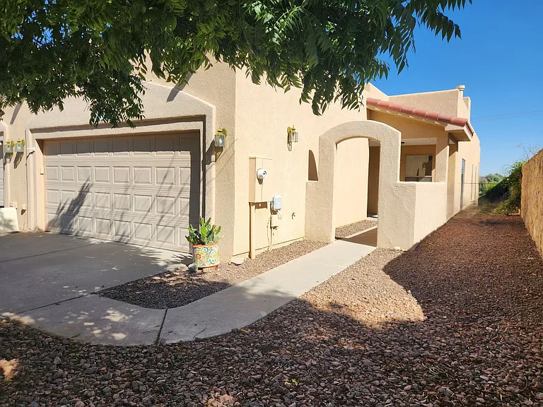 1983 Pinetrail St — Photo 1